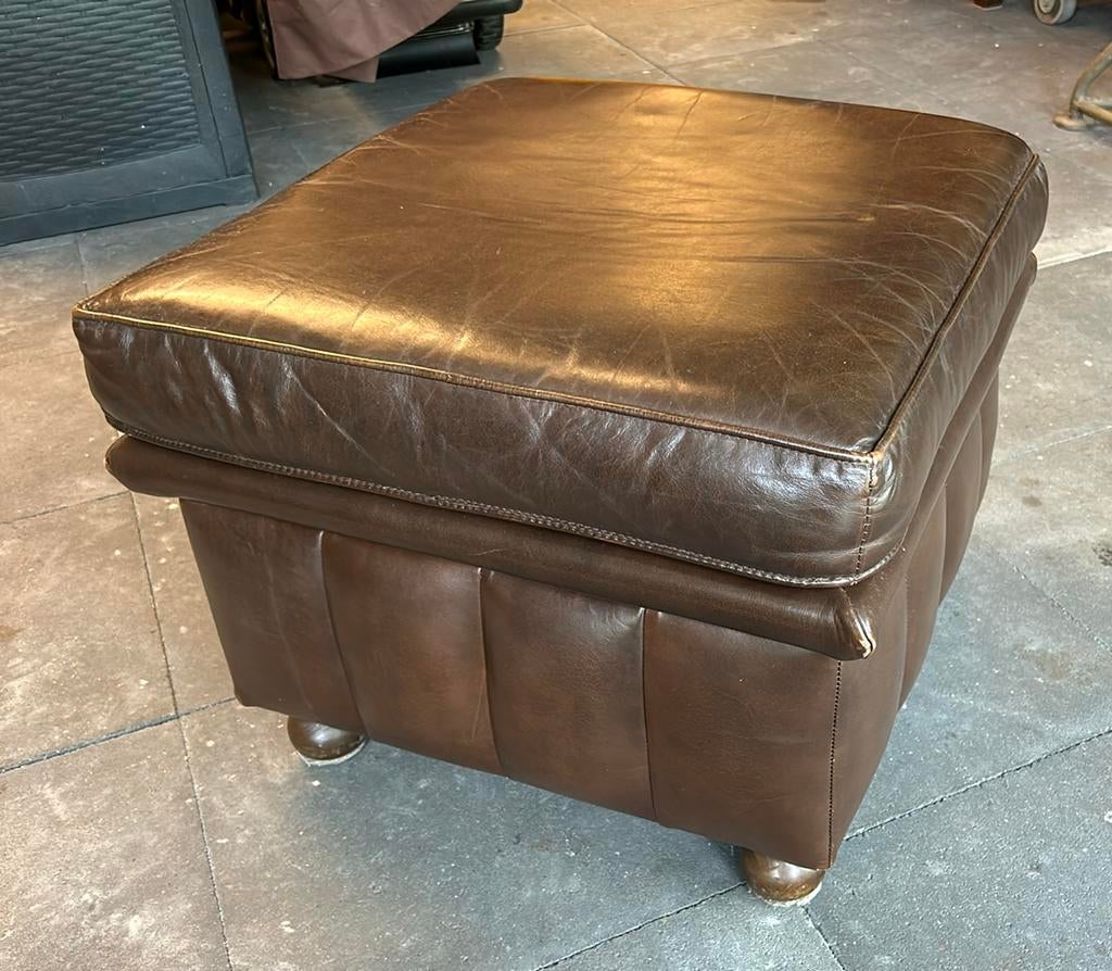 Bruin lederen Hocker, 57x57cm, 45cm hoog, Huis en Inrichting, Banken | Voetenbanken en Poefen, Ophalen, Gebruikt, Leer, 50 tot 75 cm