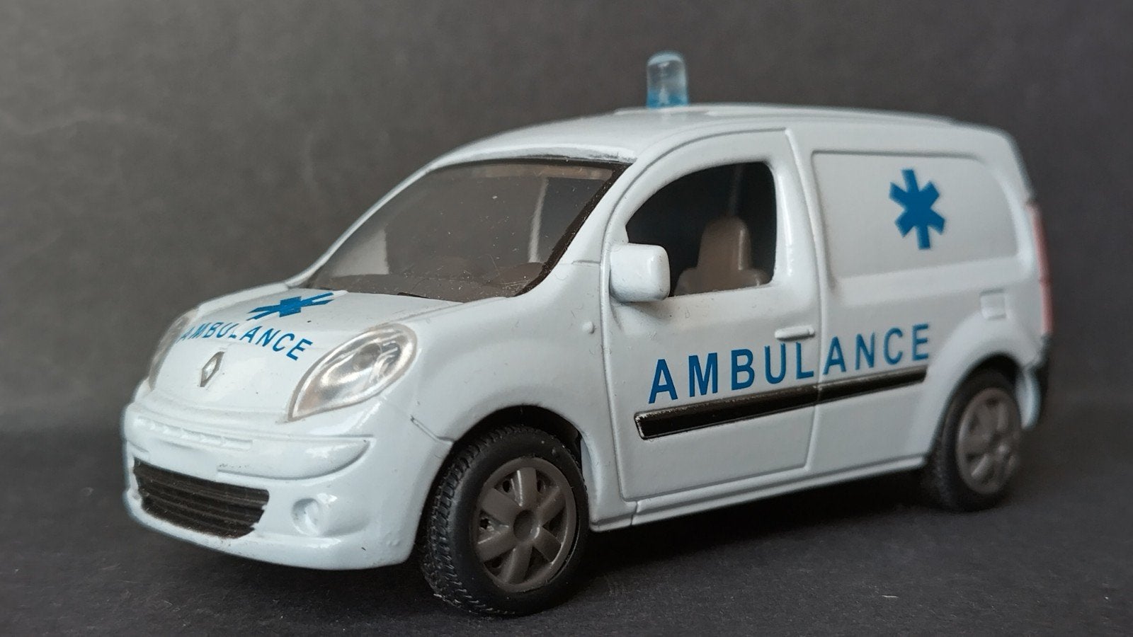 Renault Kangoo Ambulance 1:43 Newray Pol, Overige merken, Auto, Verzenden, .