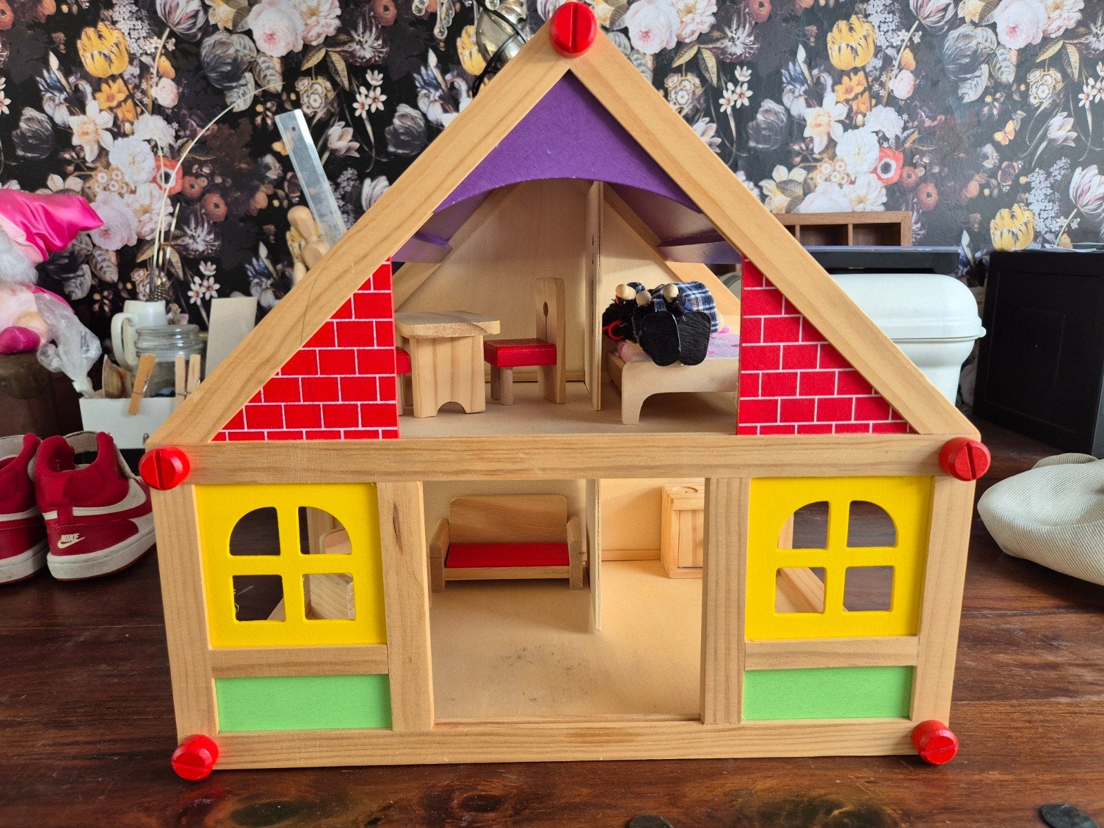 Houten Poppenhuis met Meubels en Poppetjes, Ophalen, Gebruikt, Poppenhuis