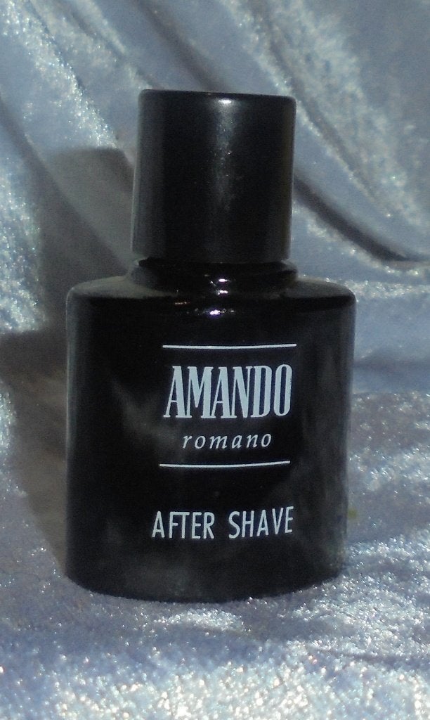 Volle parfum mini - Amando romano, Ophalen of Verzenden, Zo goed als nieuw, Miniatuur, Gevuld