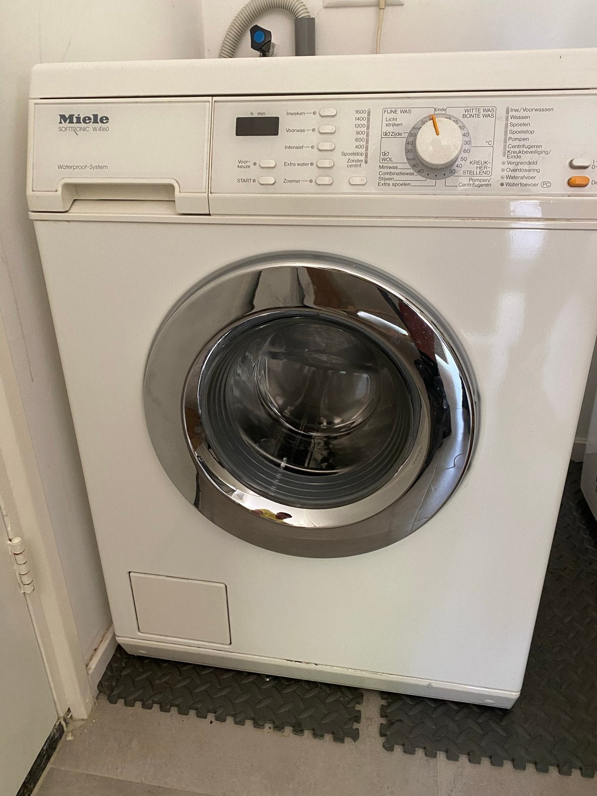 Miele Softtronic W4160 Wasmachine - Topkwaliteit, Ophalen, Gebruikt, Voorlader, 85 tot 90 cm