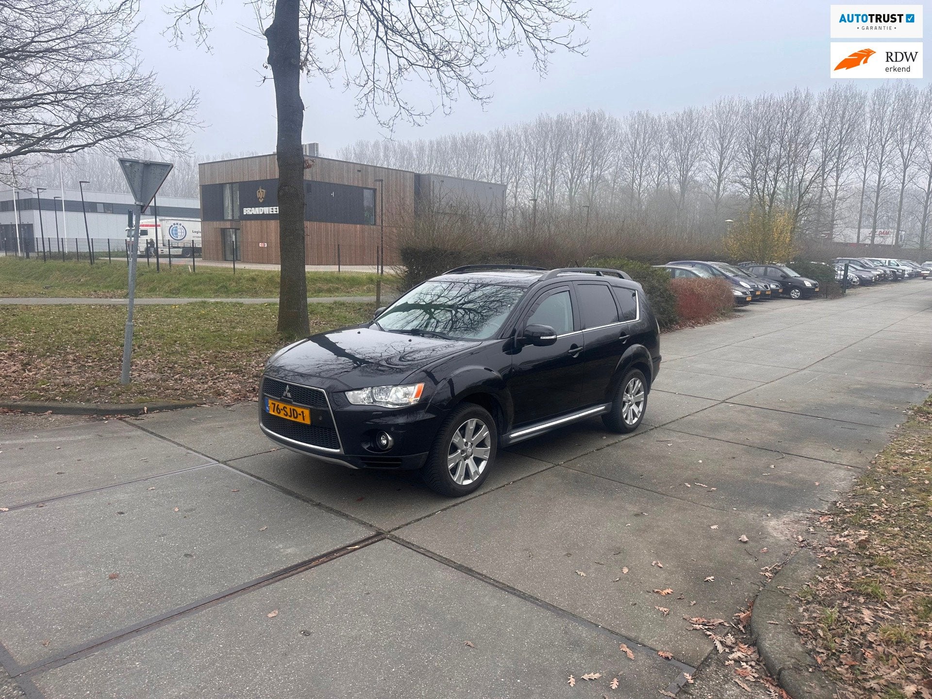 Mitsubishi Outlander 2.4 Instyle Koppeling Defect.Airco.Navi, Auto's, Automaat, Euro 5, 4 cilinders, 7 stoelen