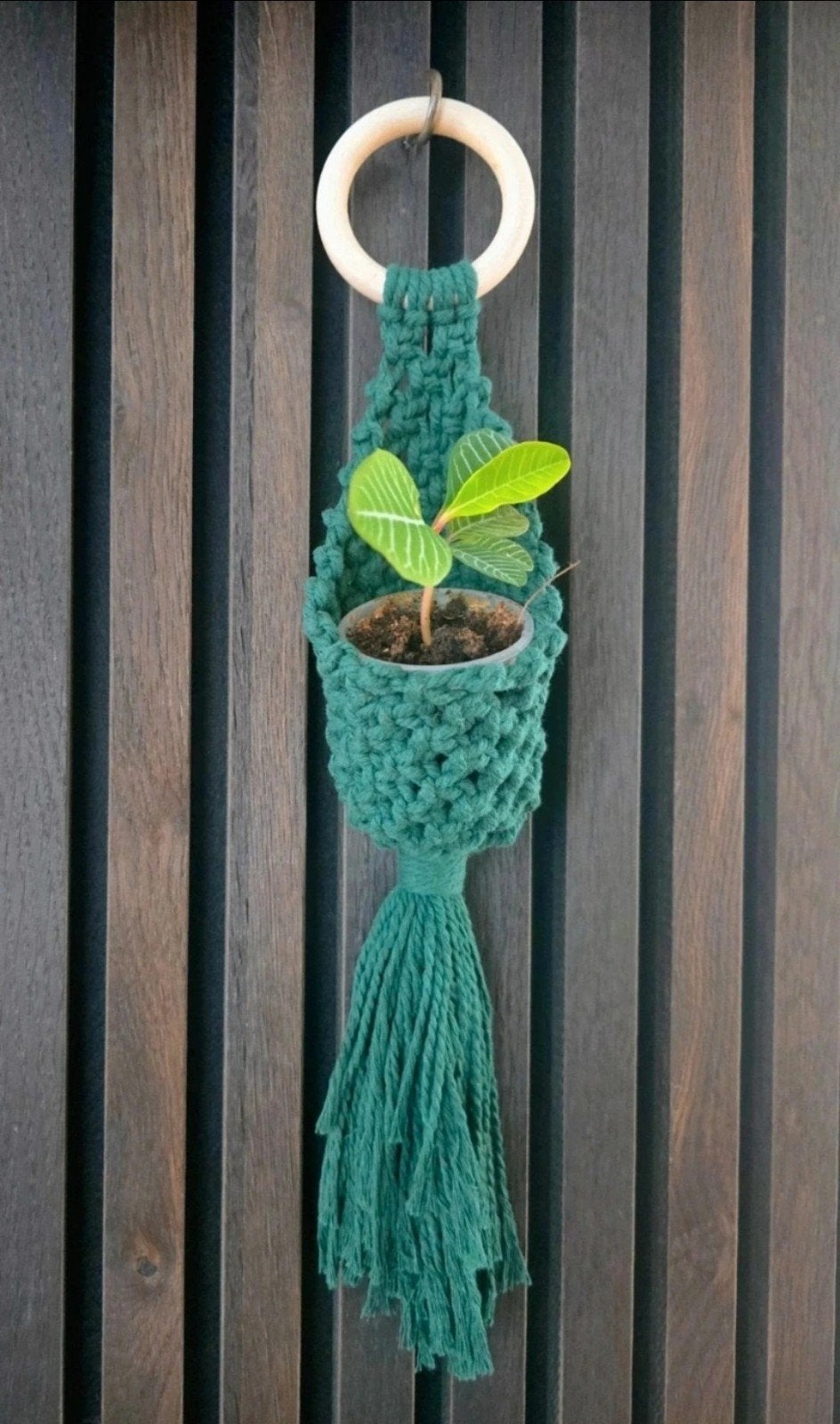 Handgemaakt  macramé hangertje, Groen, Boho, Ophalen of Verzenden, Zo goed als nieuw