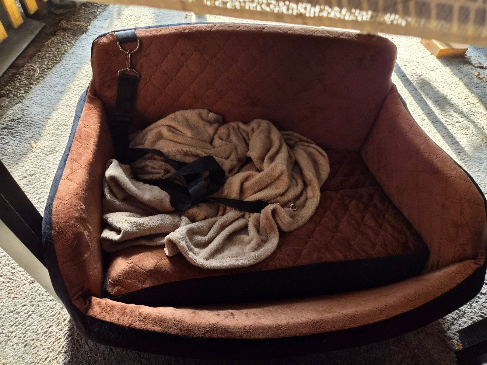 honden stoel, Ophalen, Zo goed als nieuw