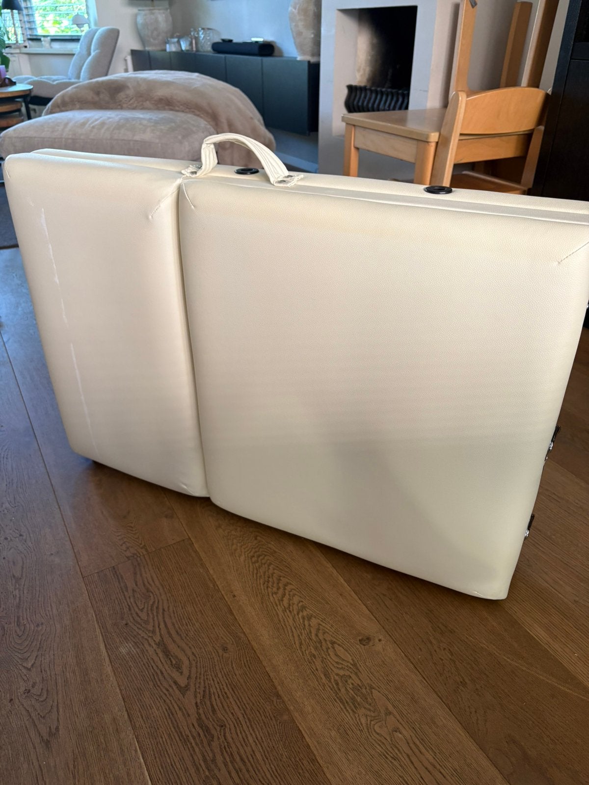 Behandeltafel/massagetafel beige/gebroken wit, Sport en Fitness, Massageproducten, Ophalen, Zo goed als nieuw, Massagetafel