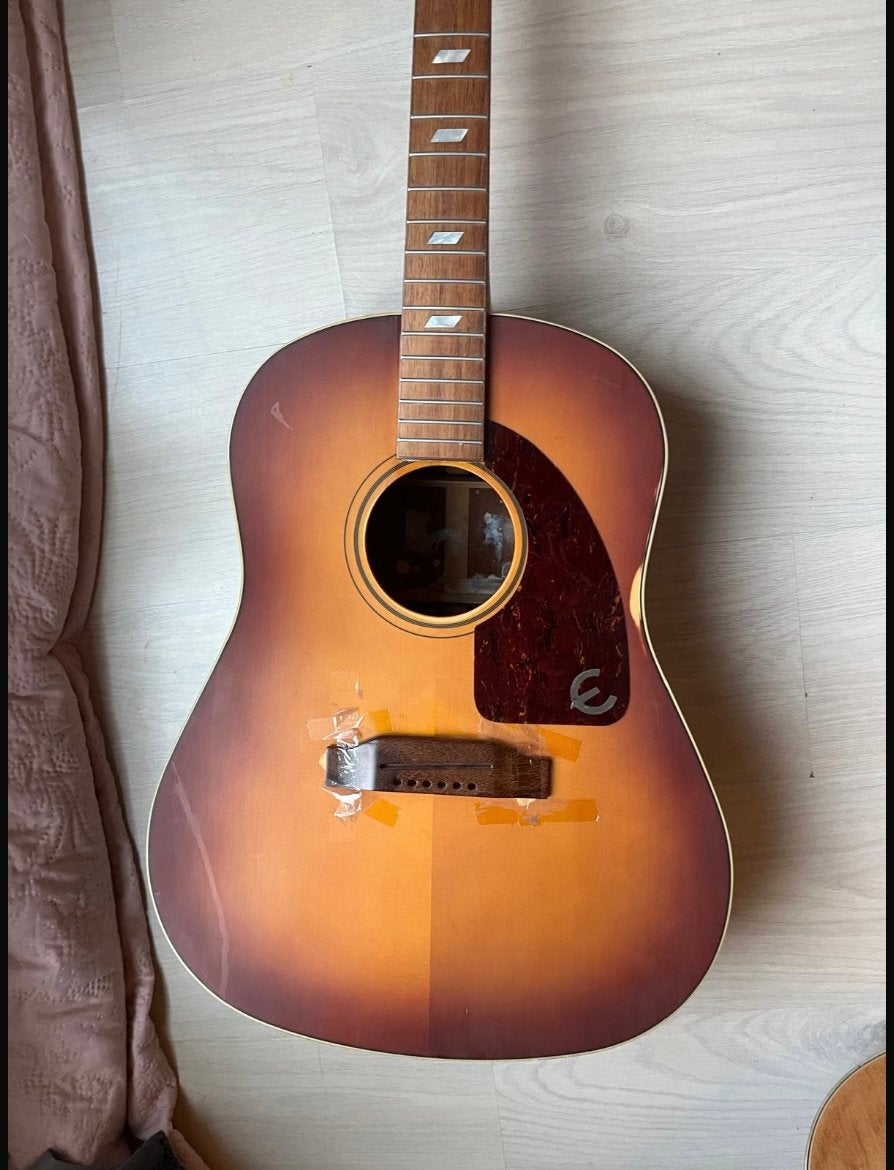 2 x epiphone gitaren massief novenblad., Ophalen of Verzenden, Gebruikt, Western- of Steelstringgitaar