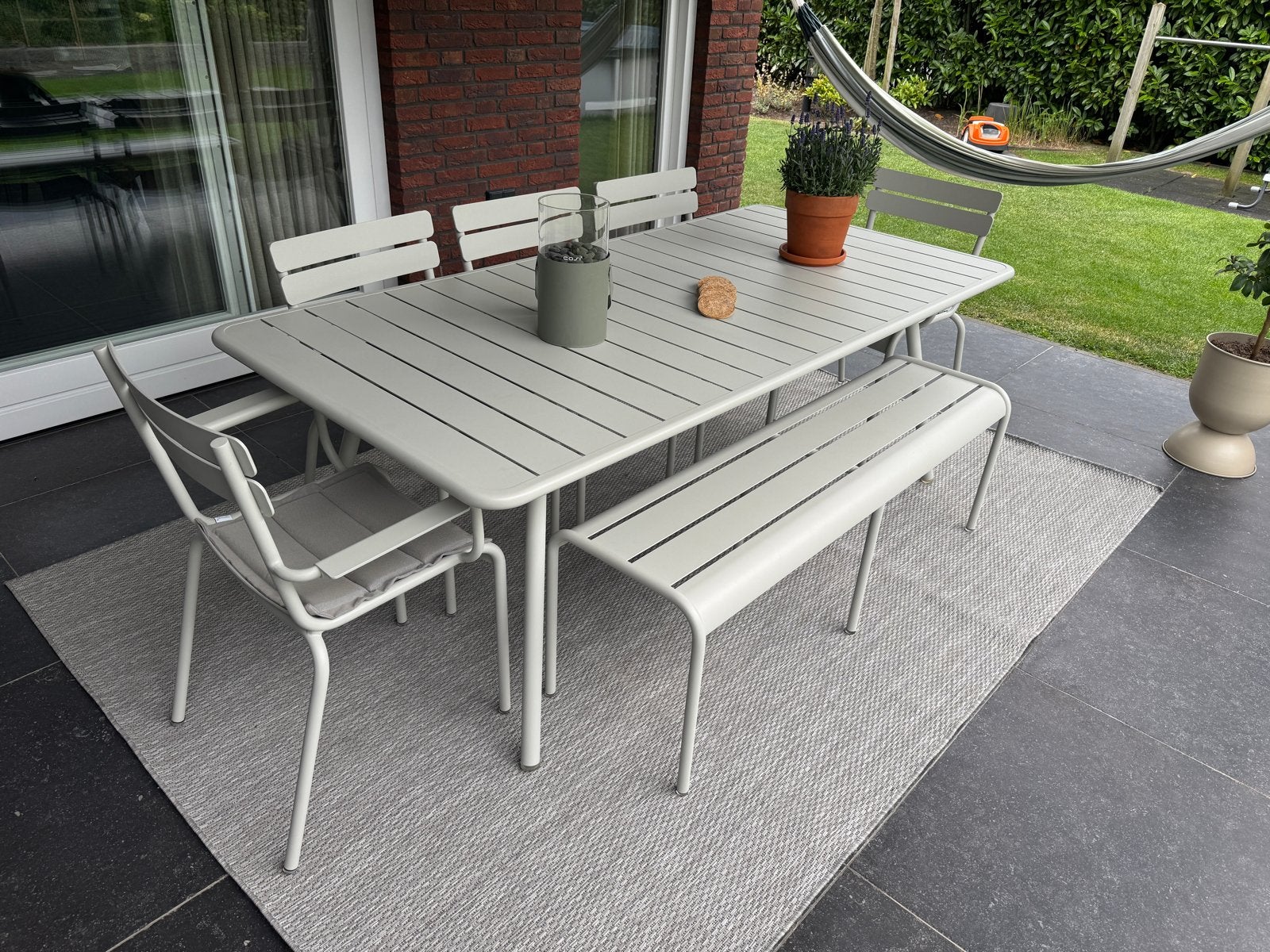 Fermob Tuinset: Tafel, Bank, 2 Luxe Stoelen, 3 Gewone Stoele, Ophalen, Meer dan 8 zitplaatsen, Aluminium, Zo goed als nieuw