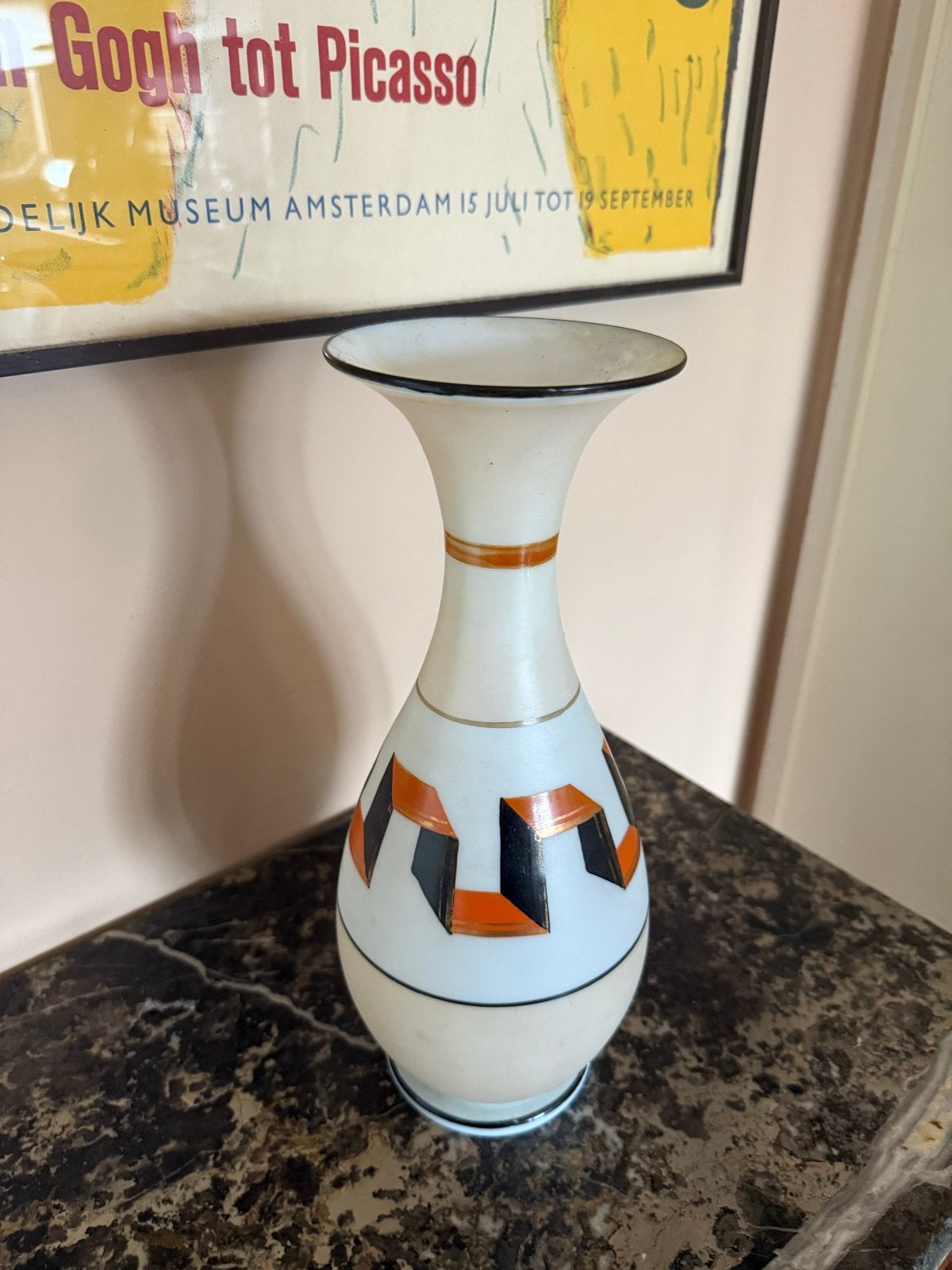 Opaline vaas met geometrisch decor, Ophalen