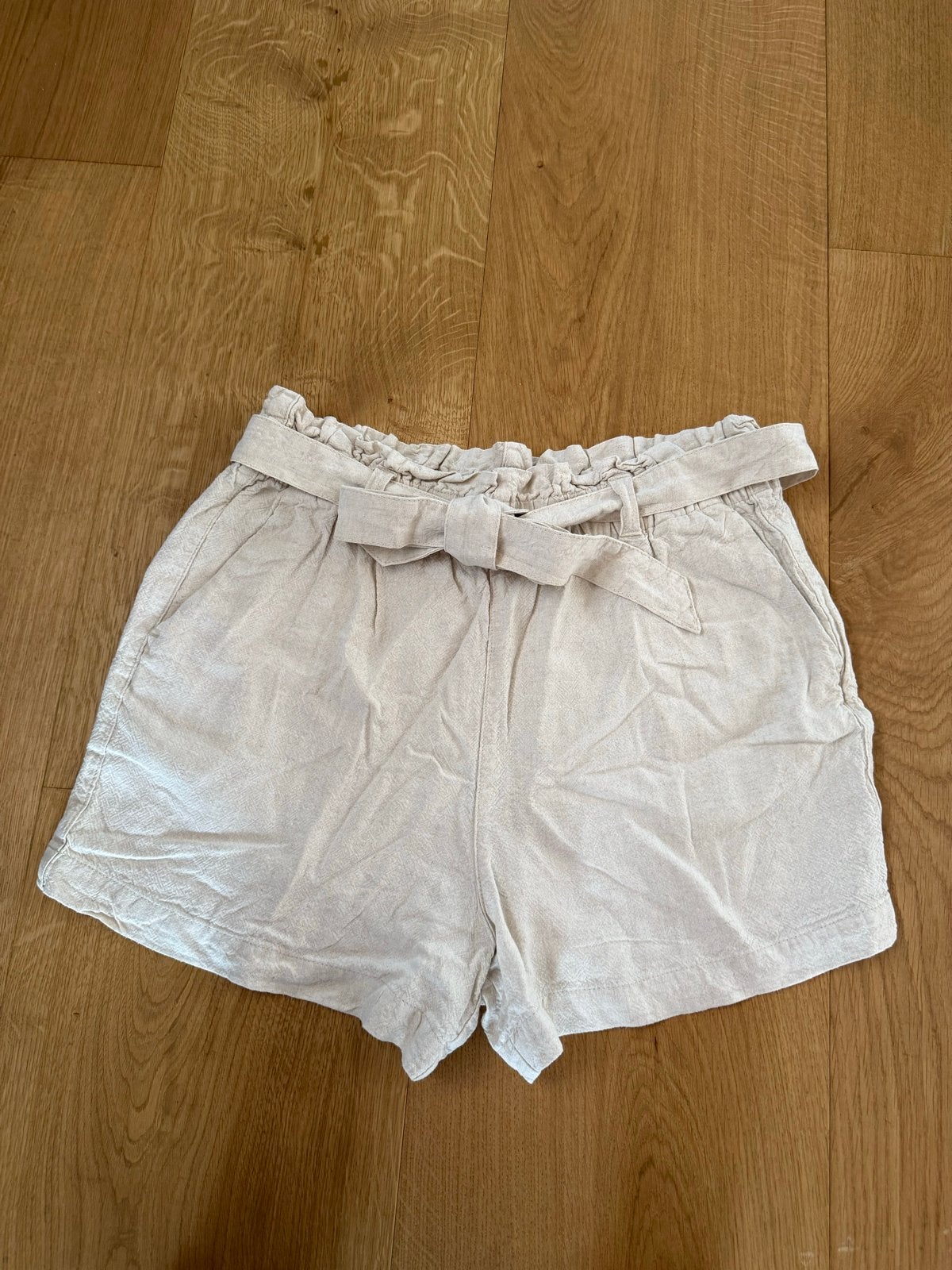 JDY Linnen Shorts met Strik - Maat 40, Kleding | Dames, Maat 38/40 (M), Kort, Beige, Ophalen of Verzenden