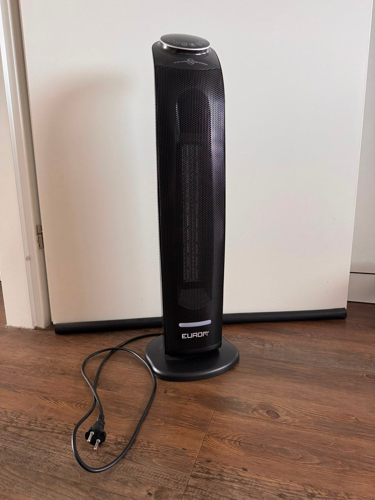 Eurom Hi-Tower 2200 WiFi keramische kachel | 2200W Zwart, Huis en Inrichting, Kachels, Ophalen, Zo goed als nieuw, Elektrisch
