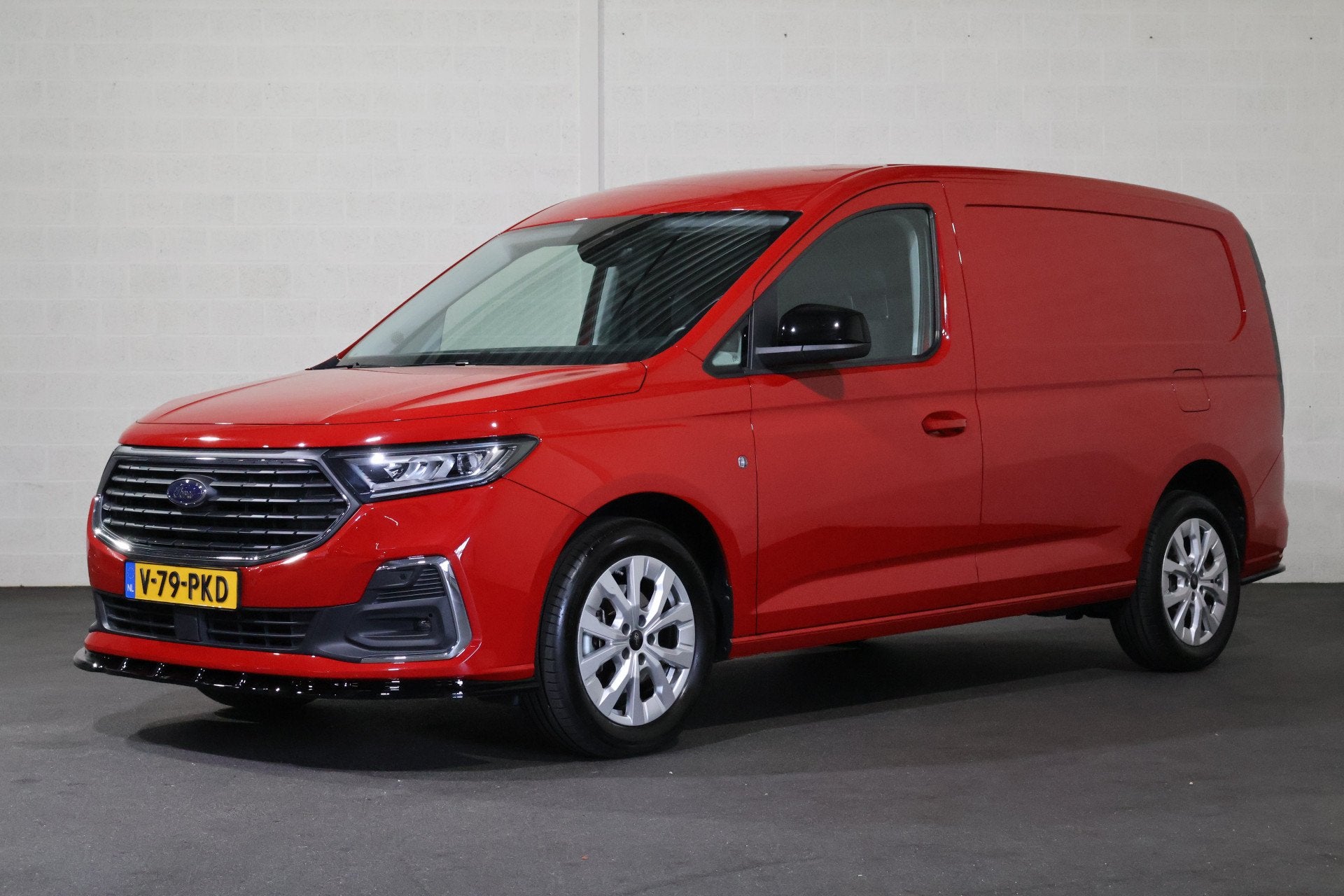Ford Transit Connect 2.0 EcoBlue L2 Limited Automaat Black L, Stof, Gebruikt, 4 cilinders, 122 pk