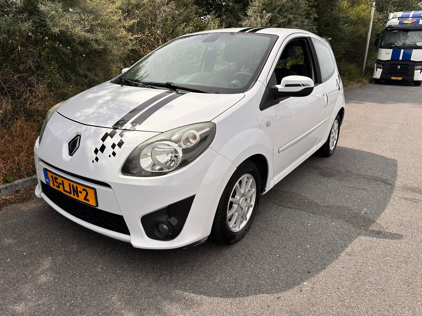 Renault Twingo 1.2 16V 2010 Wit, Auto's, 839 kg, Zwart, 4 cilinders, 4 stoelen