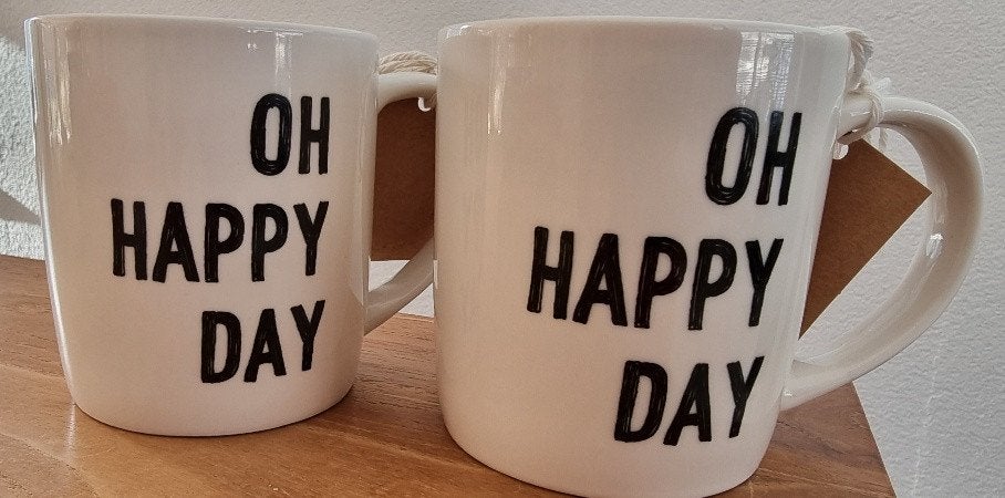 2x Gusta mok met de tekst: Oh happy day - NIEUW - kerst, Overige typen, Nieuw, Ophalen of Verzenden, Overige stijlen