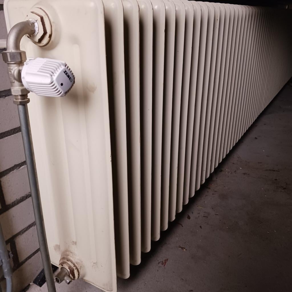 Leden/kolom radiator 325x22x60 cm, goede staat, Ophalen, 30 tot 80 cm, Gebruikt, Radiator