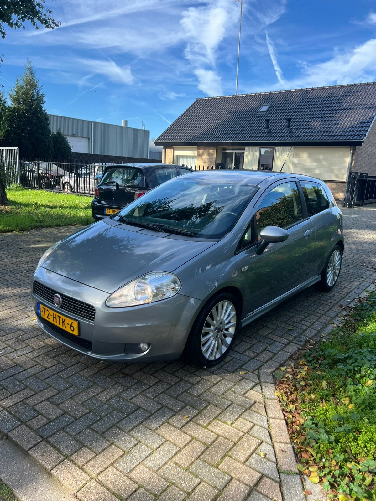 Fiat Punto 1.4 16V Turbo 3DR 2009 Grijs | NW APK | CLIMA NAP, Auto's, Voorwielaandrijving, Zwart, 4 cilinders, Bi-Xenon koplampen