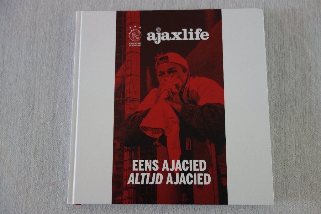 Boek Ajax voetbal, eens Ajacied altijd Ajacied, Ophalen of Verzenden, Zo goed als nieuw, Balsport