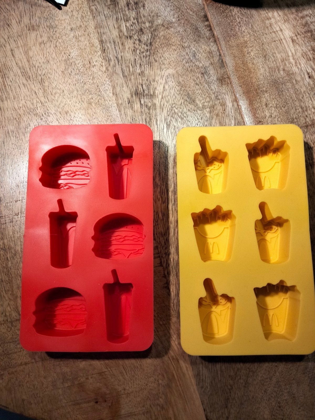 Mc Donald's. Ijsklontjes vorm, Verzenden