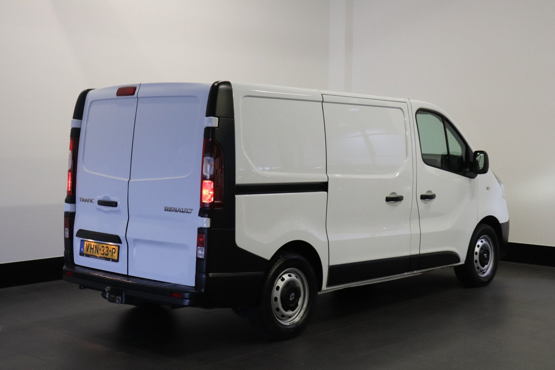 Renault Trafic 2.0 dCi 120PK - EURO 6 - Airco - Navi - Cruis, Auto's, Voorwielaandrijving, Parkeersensor, Stof, Gebruikt