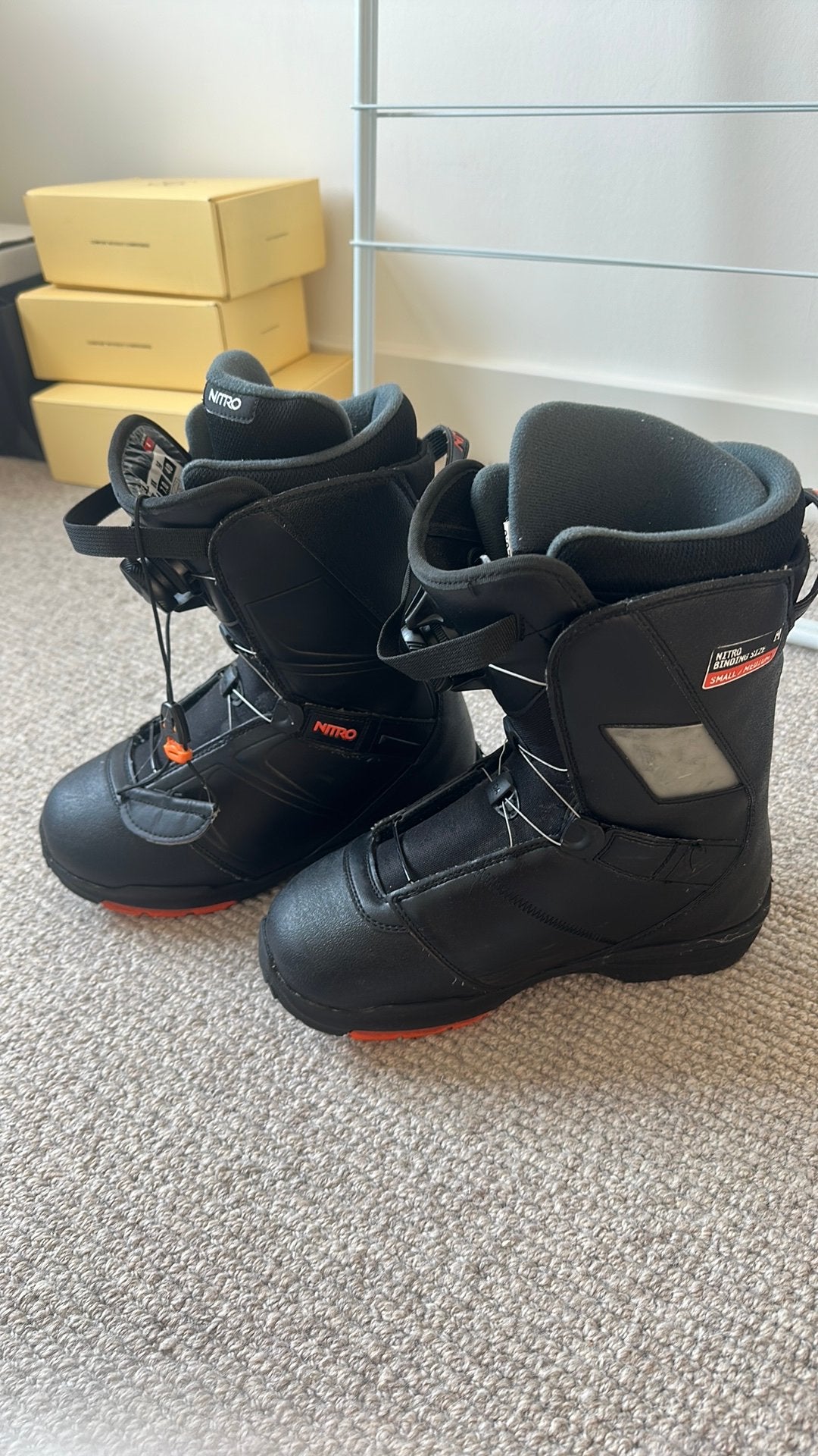 Ski schoenen merk Nitro maat 38.5/39, Ophalen, Zo goed als nieuw, Schoenen