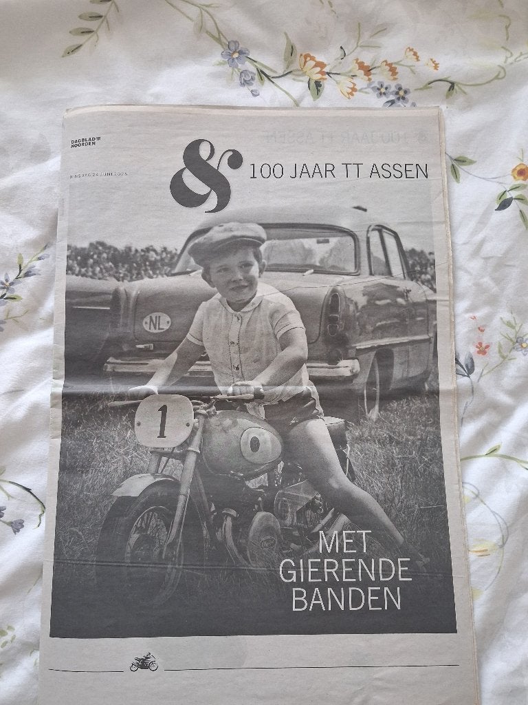 100 jaar T.T. Assen-krant van Dagblad v.h. Noorden, Ophalen of Verzenden, Zo goed als nieuw