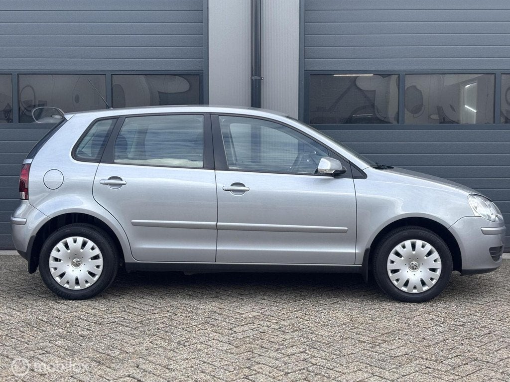 Volkswagen Polo 1.4-16V Comfortline Automaat Uitvoering, 40 €/maand, 4 cilinders, 1033 kg, Euro 4