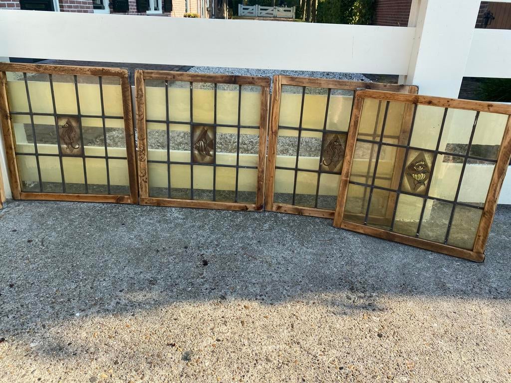 3 Antieke glas in MESSING raampjes in houten lijst, Ophalen of Verzenden
