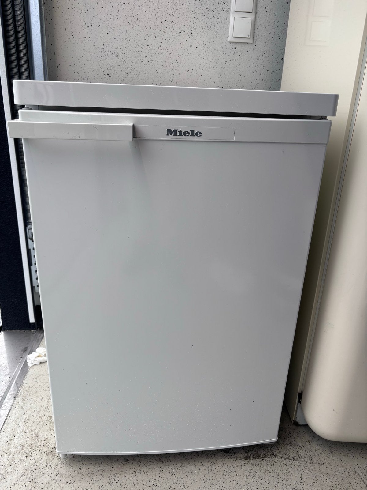 Zo goed als nieuwe MIELE koelkast - Zuinig en netjes, Witgoed en Apparatuur, Koelkasten en IJskasten, Zonder vriesvak, Minder dan 85 cm