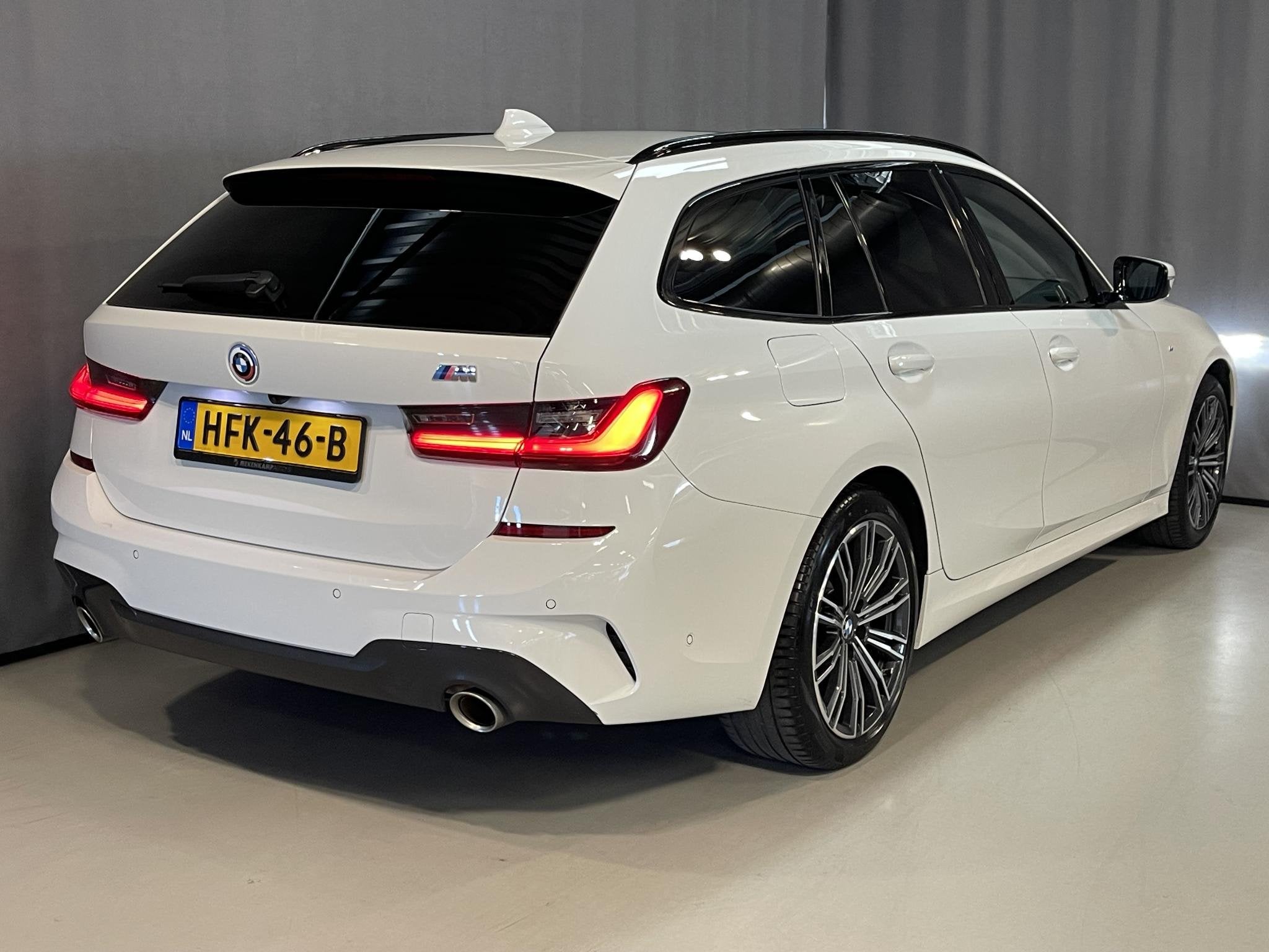 BMW 3-serie Touring 330i M Sport 18"/Panoramadak/Laser LED/H, Auto's, BMW, 1998 cc, Gebruikt, Euro 6, 4 cilinders
