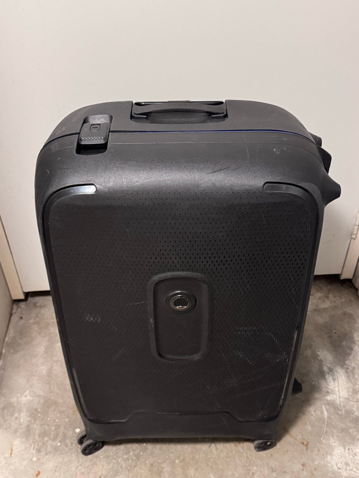 Delsey Koffer - Gebruikt met defect klepje, Gebruikt, Hard kunststof, Slot, 35 tot 45 cm