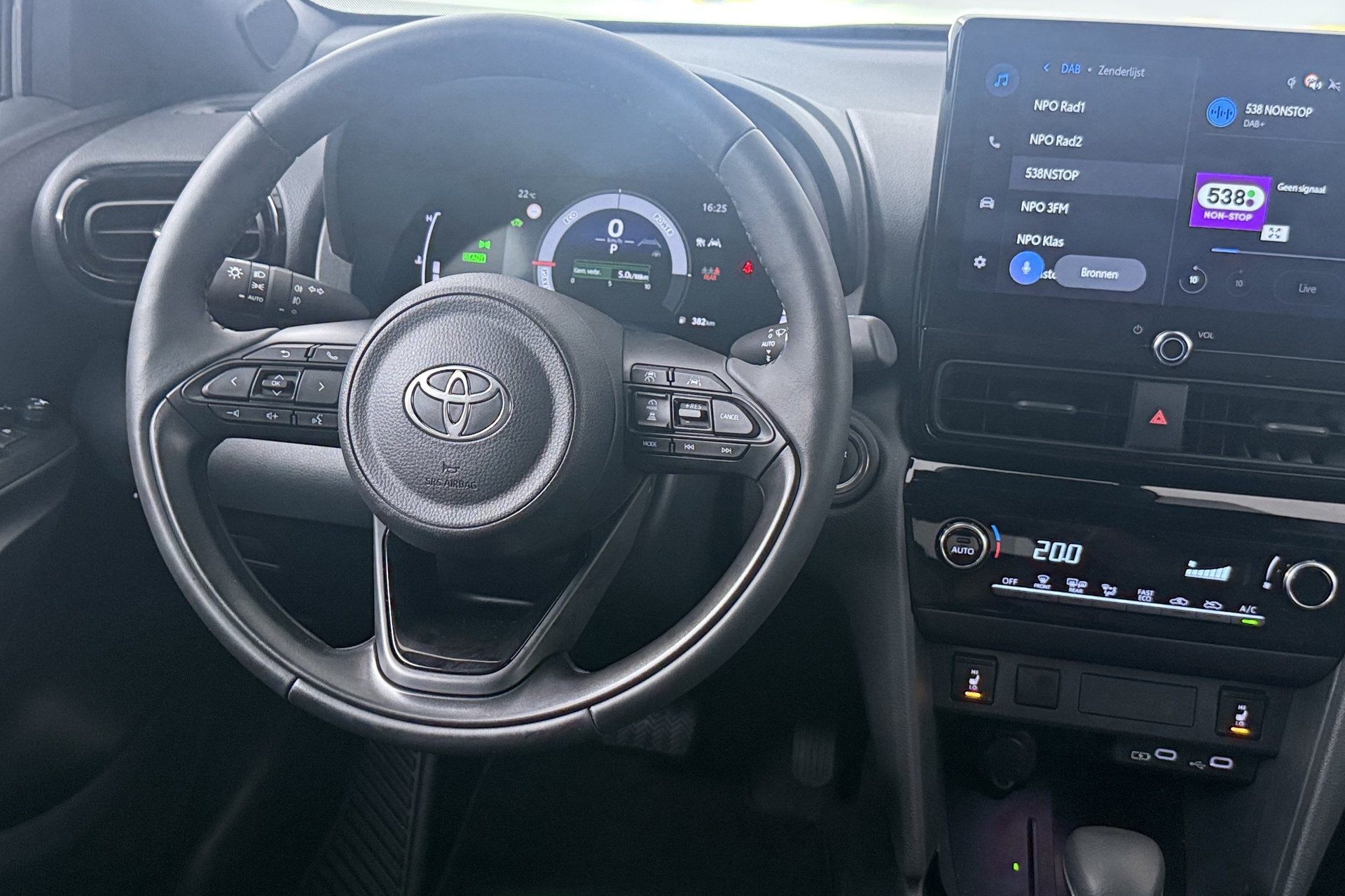 Toyota Yaris Cross 1.5 Hybrid 115 Dynamic (STOELVERWARMING,, Stof, 1165 kg, Bedrijf, 93 pk