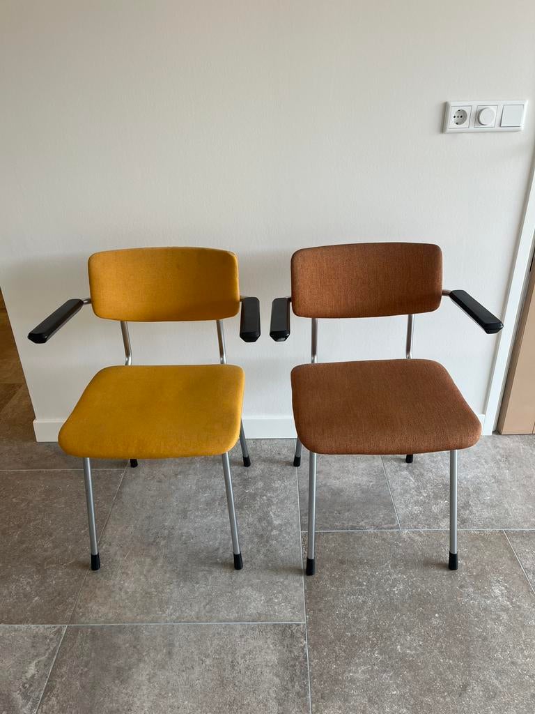 Gispen Stoelen 2 stuks Model 1235 Vintage Design, Huis en Inrichting, Stoelen, Ophalen, Twee