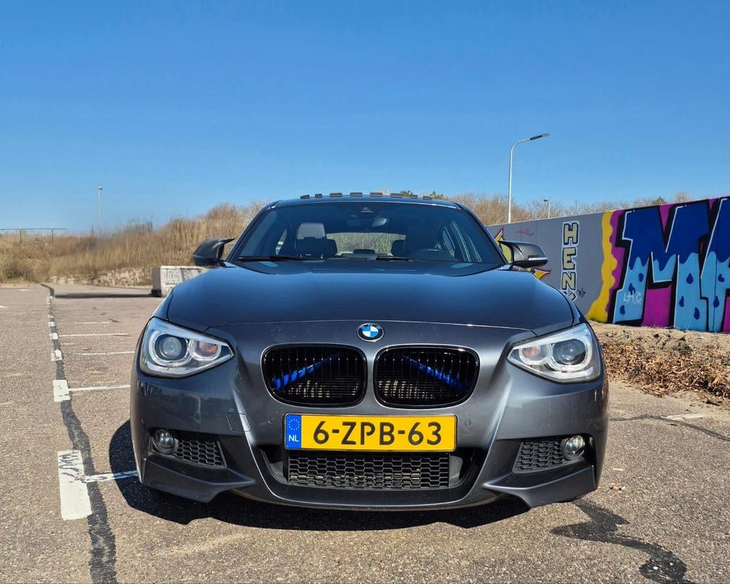 BMW 1-Serie 116i M-Sport 2015 1.6 L 136pk | 5 Drs | PANORAMA, Auto's, 4 cilinders, 1200 kg, 650 kg, Parkeerassistent