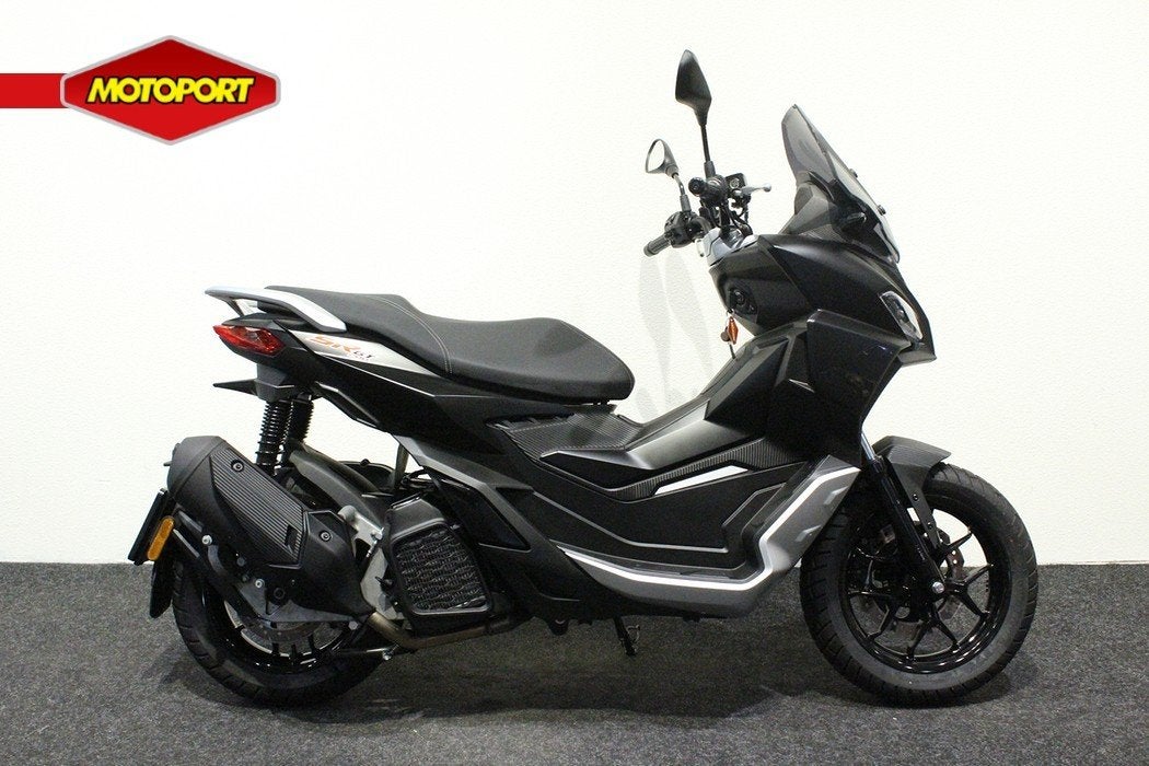 Aprilia SR GT 200 (bj 2024), Scooter, Minervum 7272
4817 ZM  Breda, Gebruikt, Bedrijf
