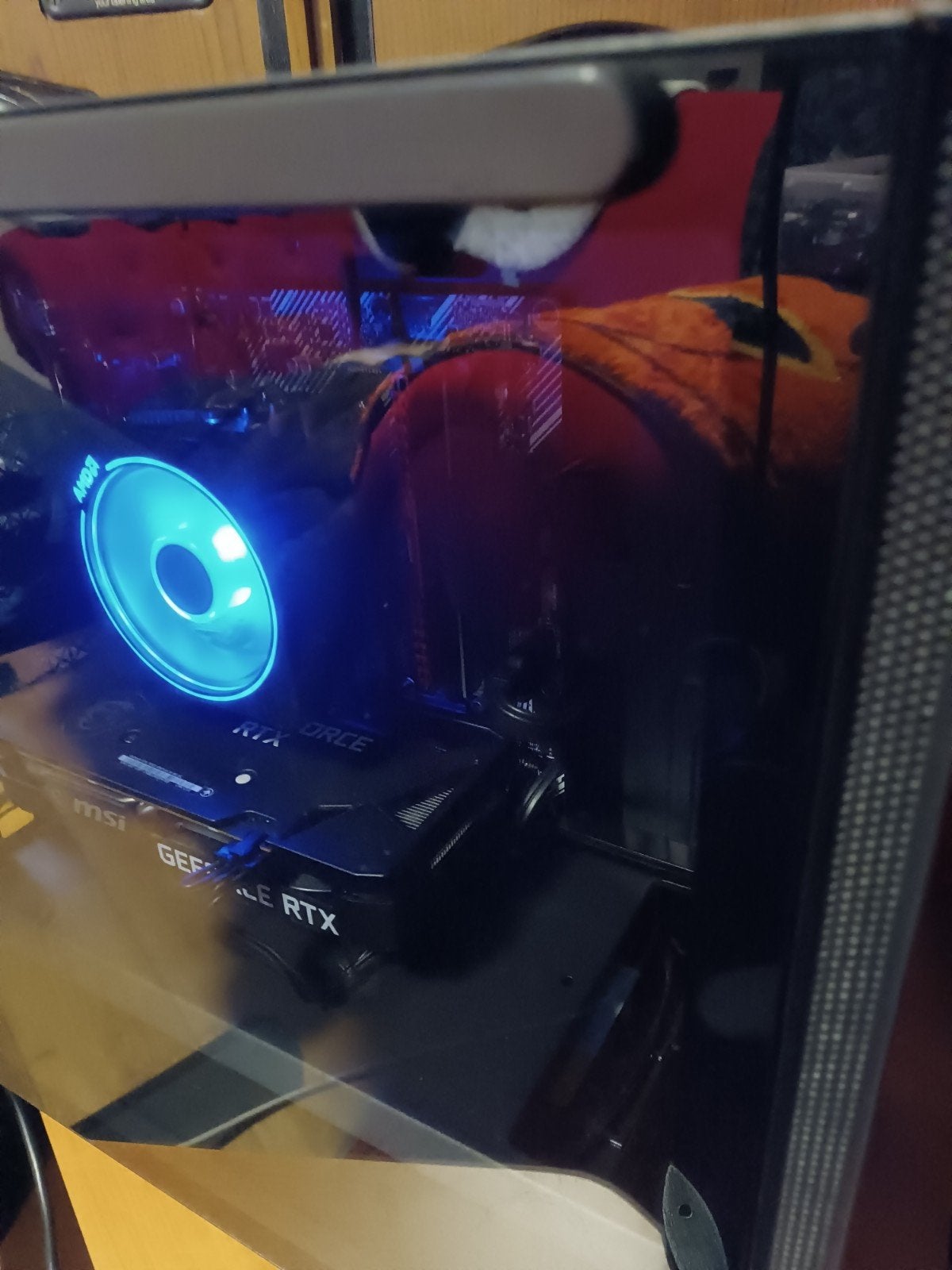 Foto 4 van Gaming PC Ryzen 5 5600X, RTX 3050, 16GB RAM nvme ssd