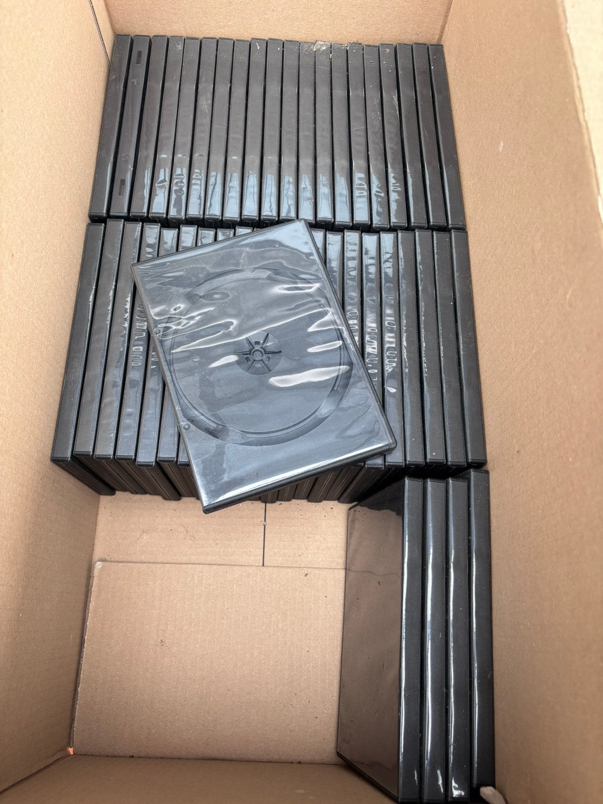 45 nieuwe dvd hoesjes, Ophalen, Zo goed als nieuw