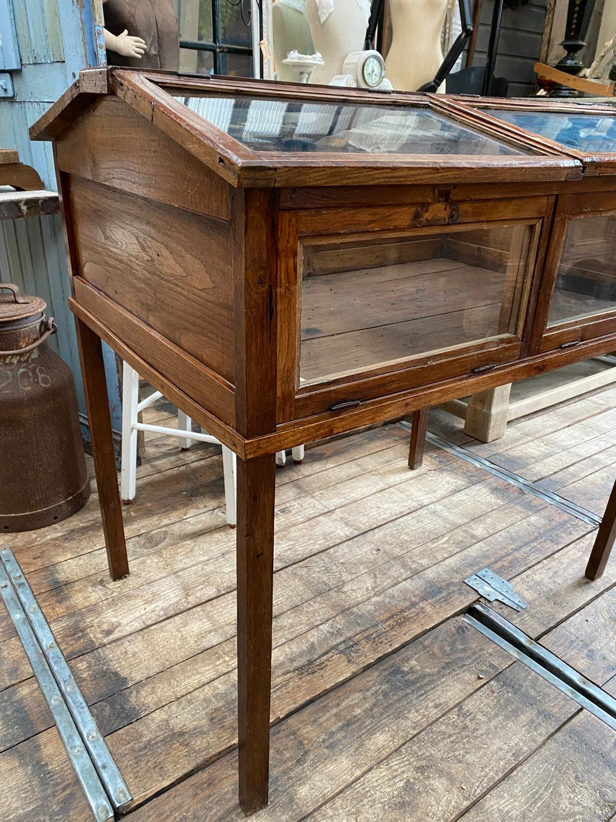 Oude museumvitrine vitrine tafel, Ophalen