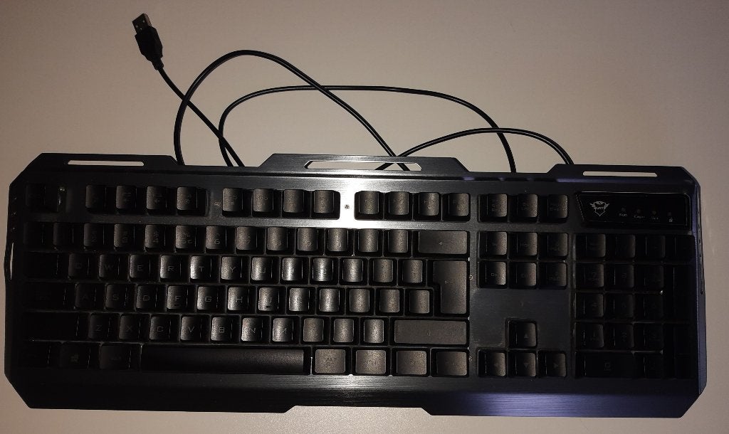 Trust GXT 845 Tural Gaming toetsenbord, Computers en Software, Gaming toetsenbord, Ophalen of Verzenden, Zo goed als nieuw, Trust
