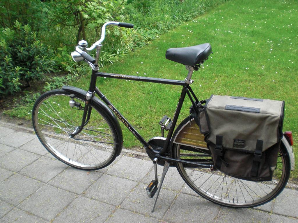 Herenfiets  zwarte Sparta Railstar klassiek model, Fietsen en Brommers, Fietsen | Heren | Herenfietsen, Ophalen, Gebruikt, Terugtraprem