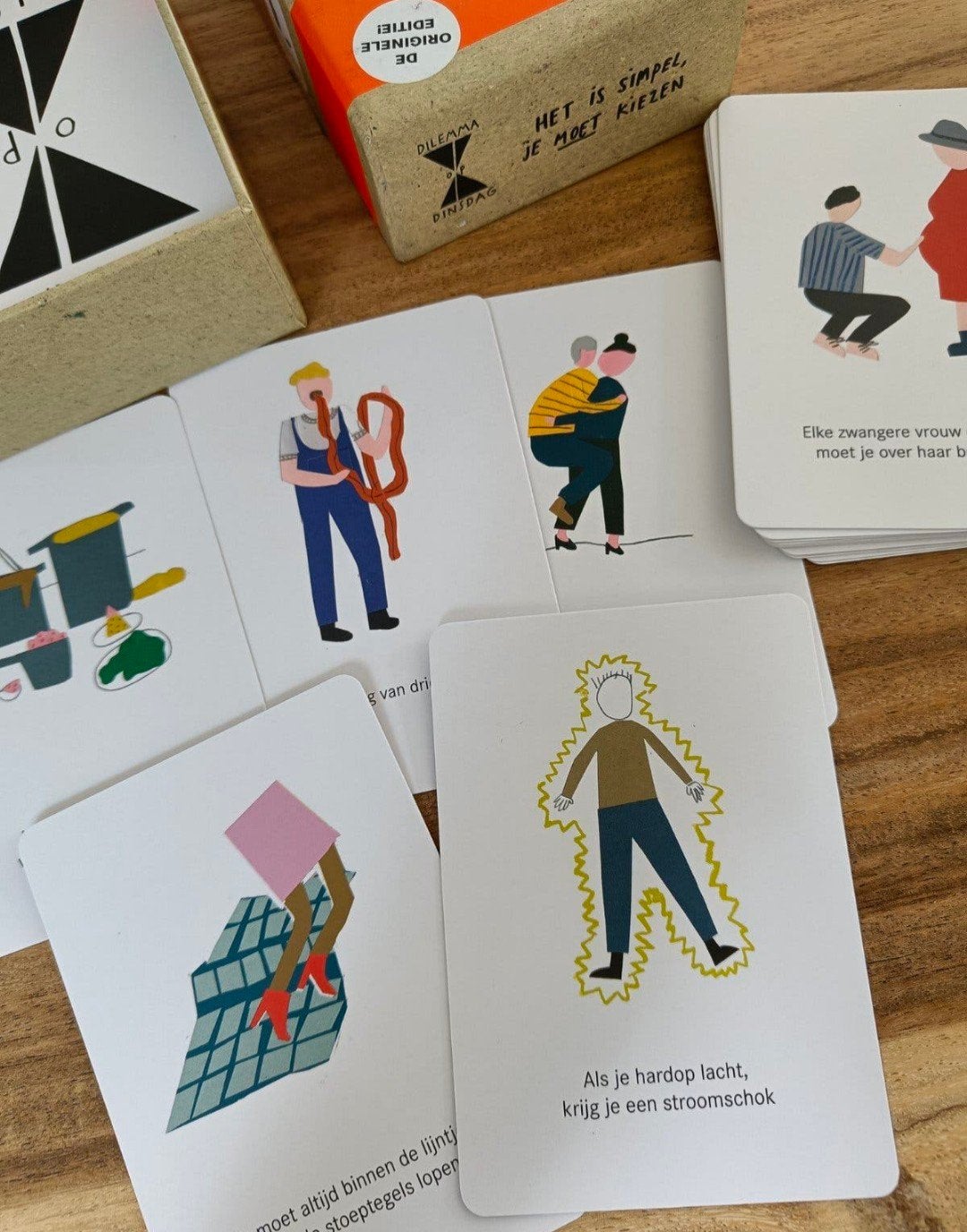 Het Grote Dilemma op Dinsdag Spel - Originele Editie, Drie of vier spelers, Ophalen of Verzenden, Zo goed als nieuw, Dilemma op Dinsdag