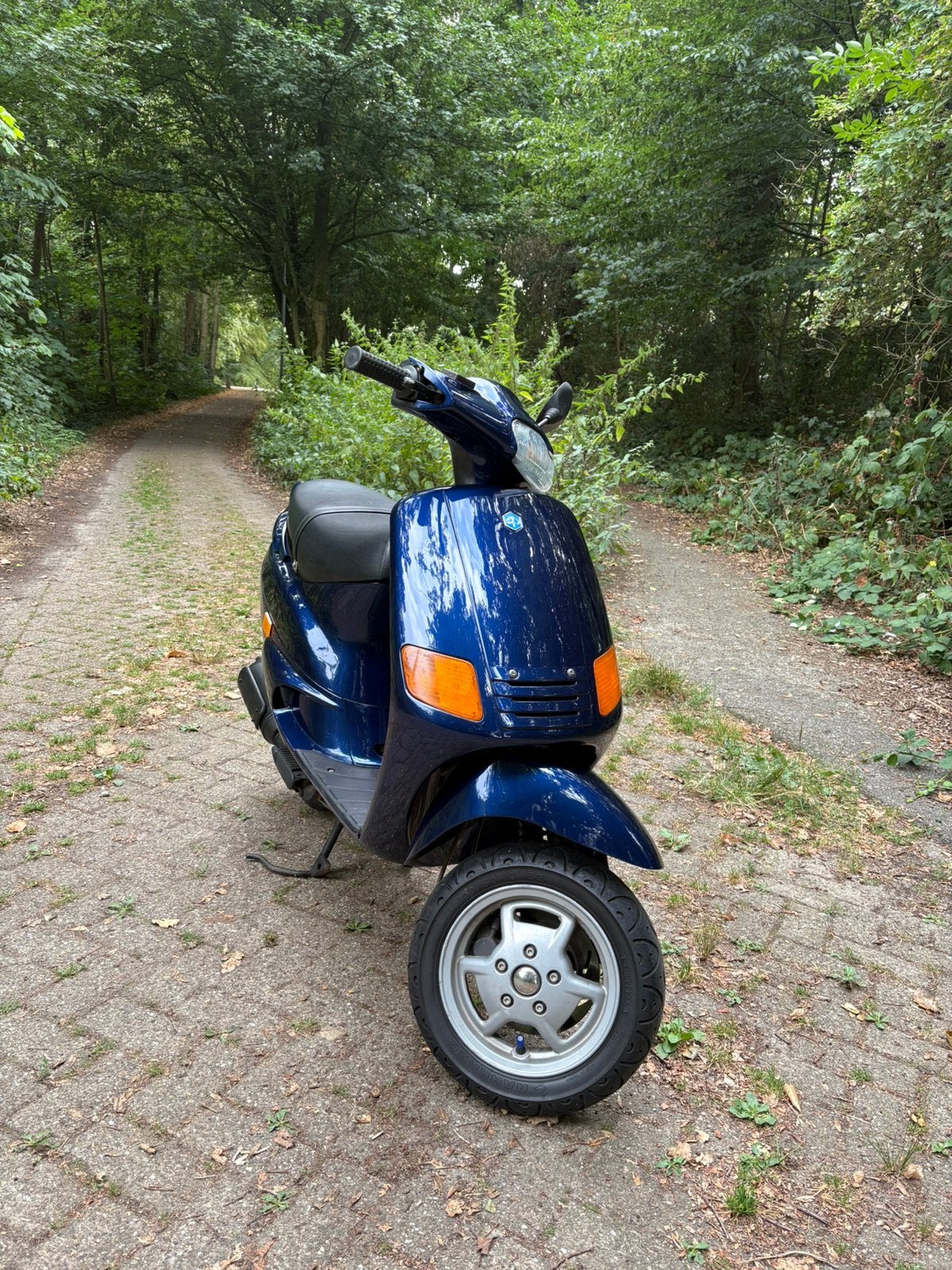 Piaggio zip fastrider brom (UNIEK!), Fietsen en Brommers, Scooters | Piaggio, Ophalen, Zo goed als nieuw, Benzine, Zip