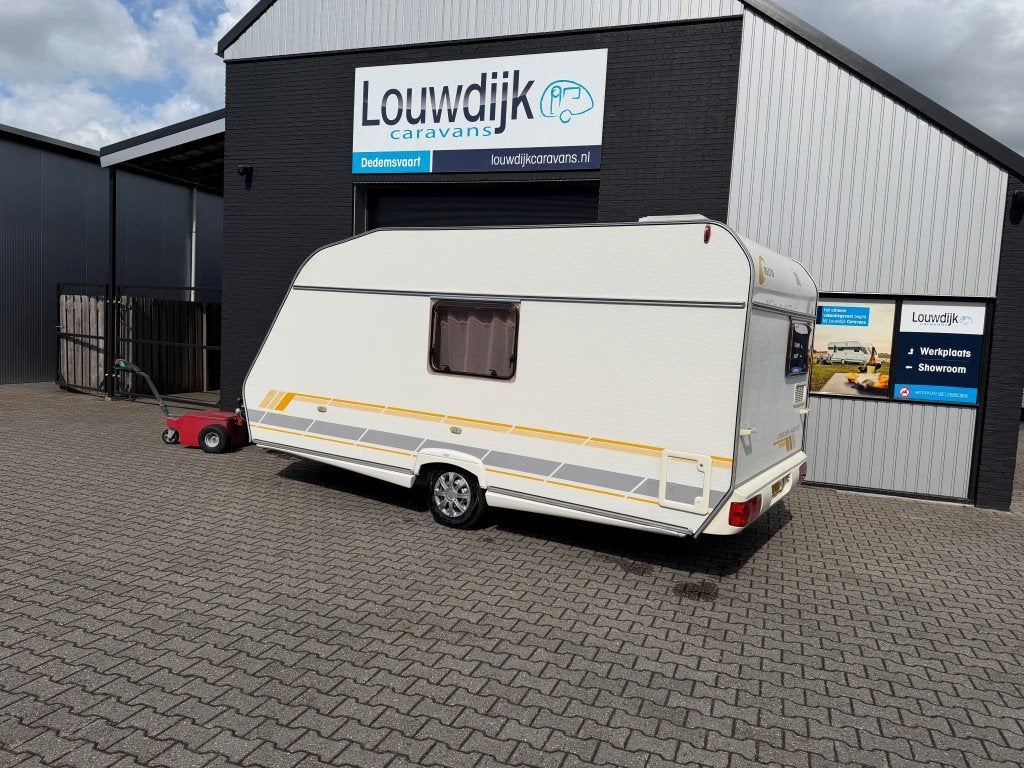 DELTA Euroliner 4400 TSF ’06 (Vastbed, Treinzit), Caravans en Kamperen, Vast bed, Bedrijf, Louwdijk Caravans, 6 tot 7 meter