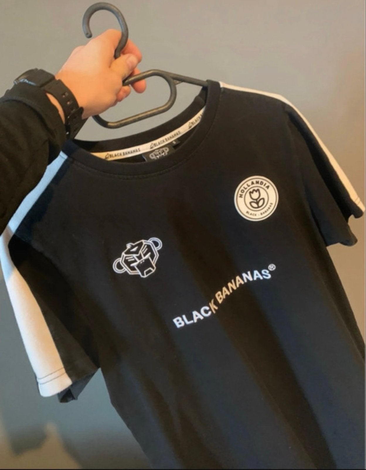 Black Bananas T-shirt - Zwart met witte strepen, Verzenden, Zo goed als nieuw, Maat 46 (S) of kleiner, Zwart