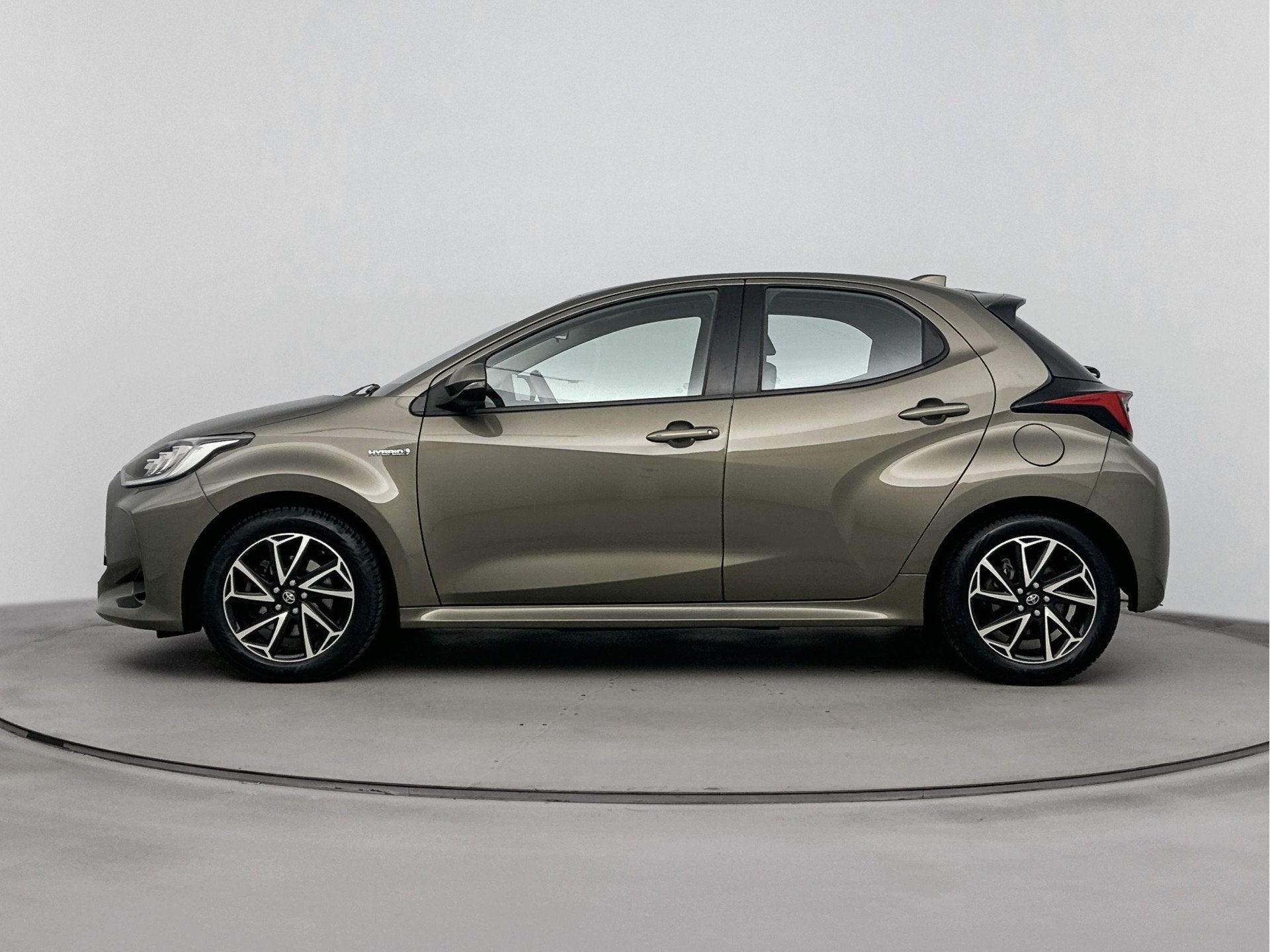 Toyota Yaris 1.5 Hybrid Dynamic | Apple Carplay-Android Auto, 12 maanden, Gebruikt, Automatische klimaatregeling, 49 €/maand