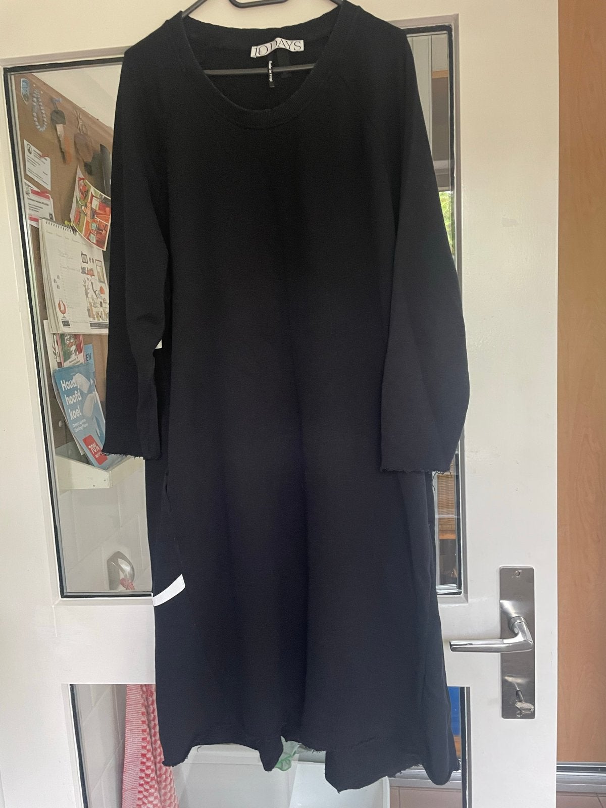 10DAYS Jurk van joggingstof - Zwart, valt ruim, Ophalen of Verzenden, Maat 38/40 (M), Zwart