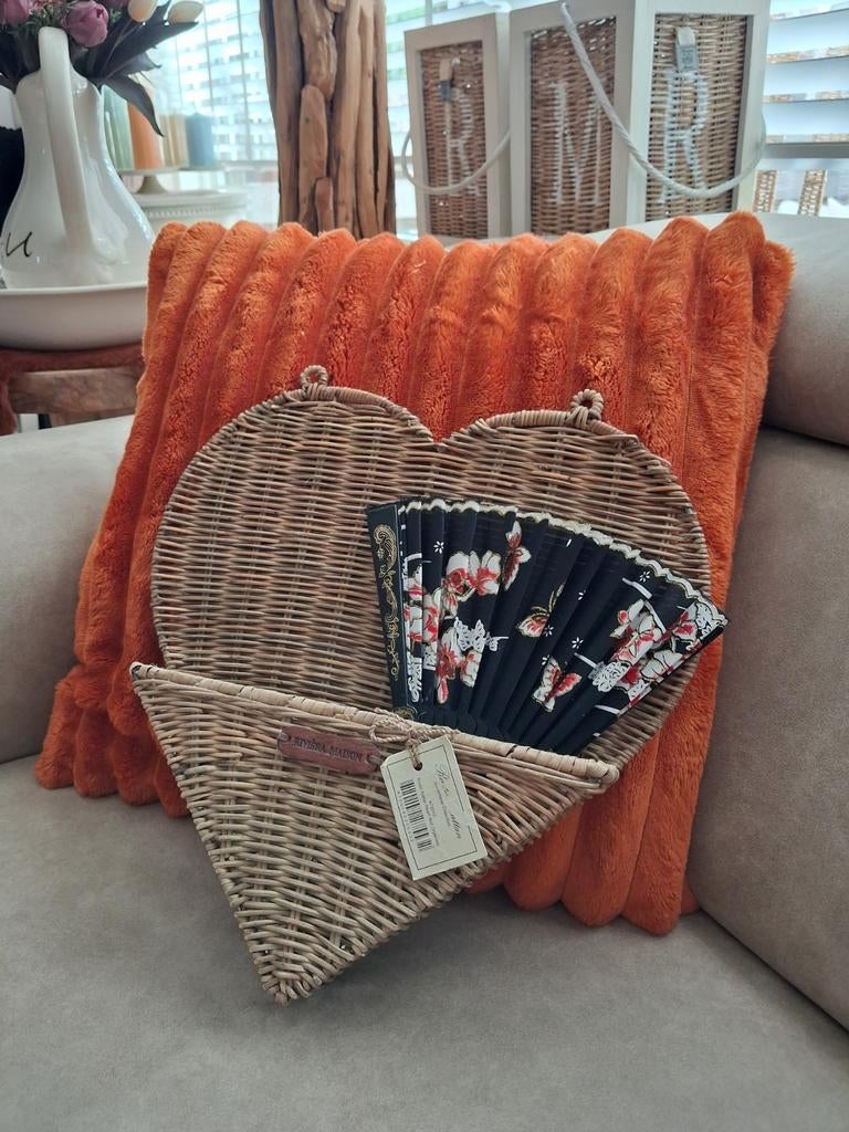 Nette Rattan Hart Riviera Maison met Opbergvak, Beige, Ophalen of Verzenden, Natuurlijk materiaal, Landelijk