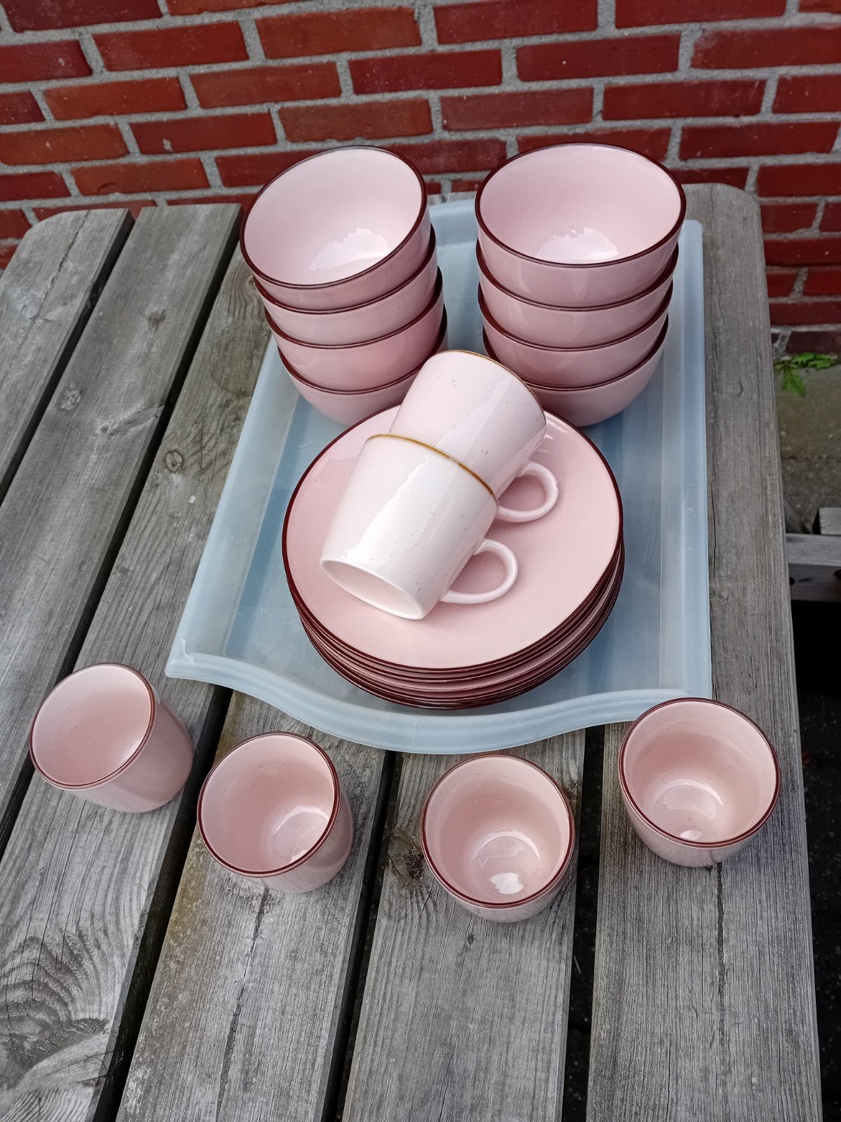Roze servies set - borden, kommen, kopjes, Huis en Inrichting, Keuken | Servies, Gebruikt, Overige merken, Keramiek, Ophalen of Verzenden
