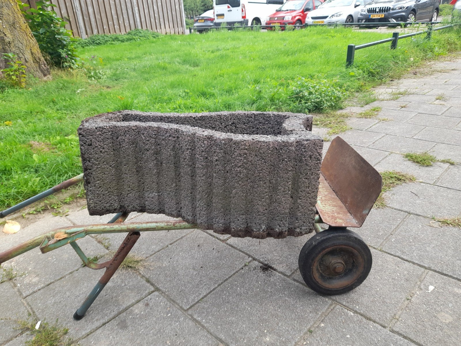betonnen vis model bak voor tuin, Ophalen, Gebruikt