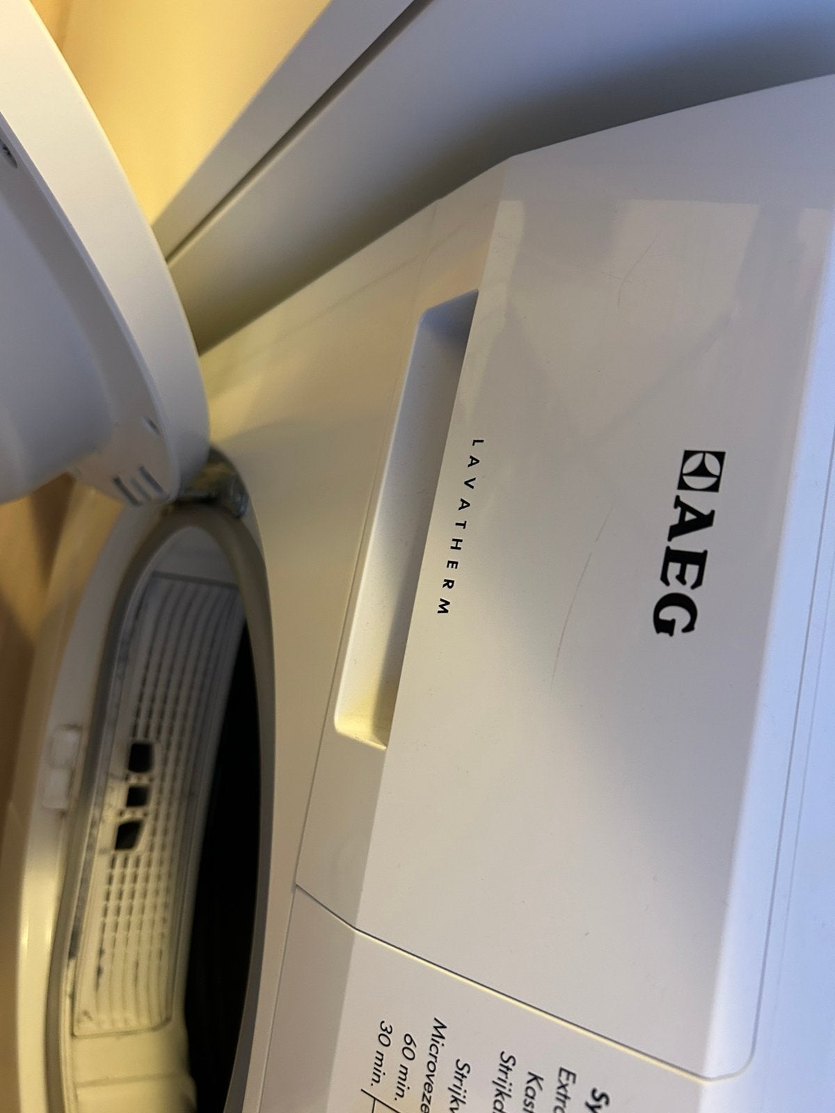 AEG condensdroger, Witgoed en Apparatuur, Ophalen, 6 tot 8 kg, Zo goed als nieuw, 85 tot 90 cm