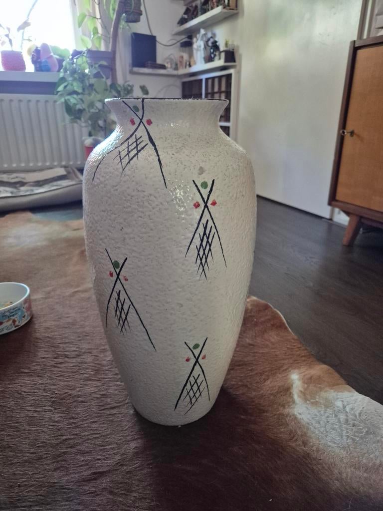 Vintage West-Germany vaas, Fat Lava stijl, wit met decor, Ophalen