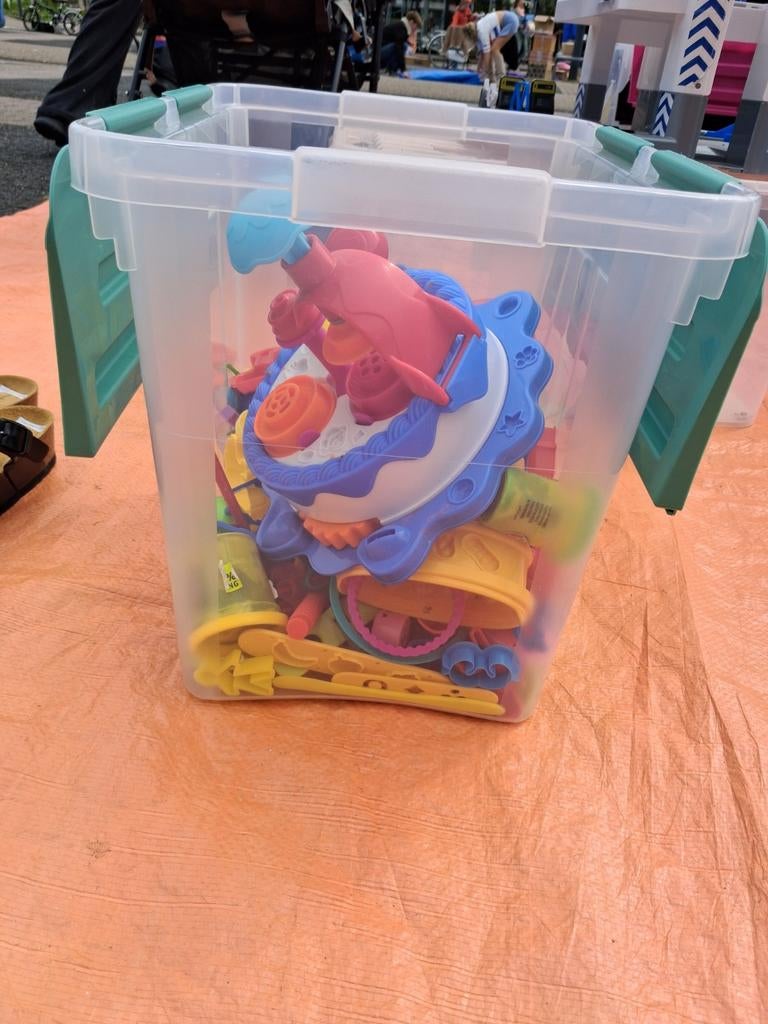 Klei (play doh) accessoires, Ophalen